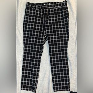 Size 14 high rise checkered cropped skinny dress pants